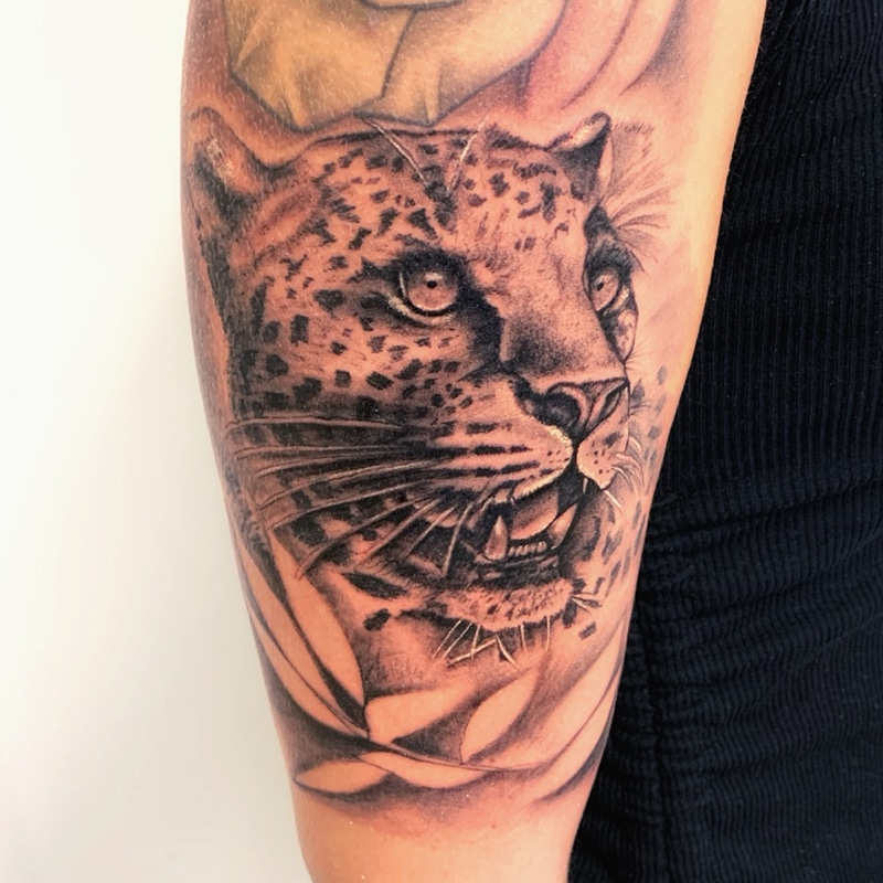 Black-Classic-Tattoo-tatouage